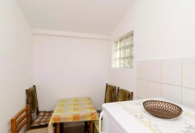 Majatalo Guest House Sobra 38