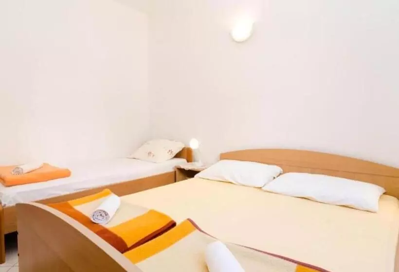 Majatalo Guest House Sobra 38