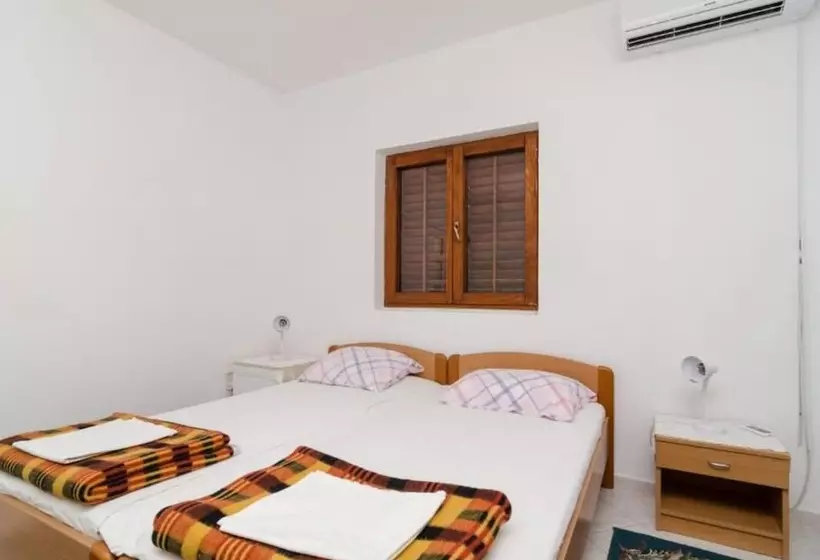 Majatalo Guest House Sobra 38