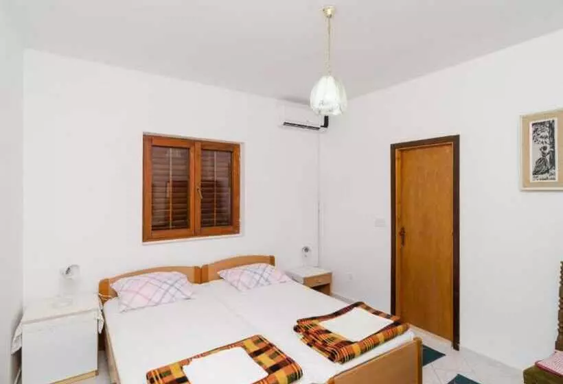 Majatalo Guest House Sobra 38