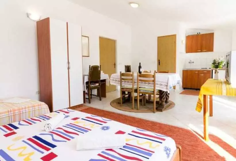 Majatalo Guest House Sobra 38