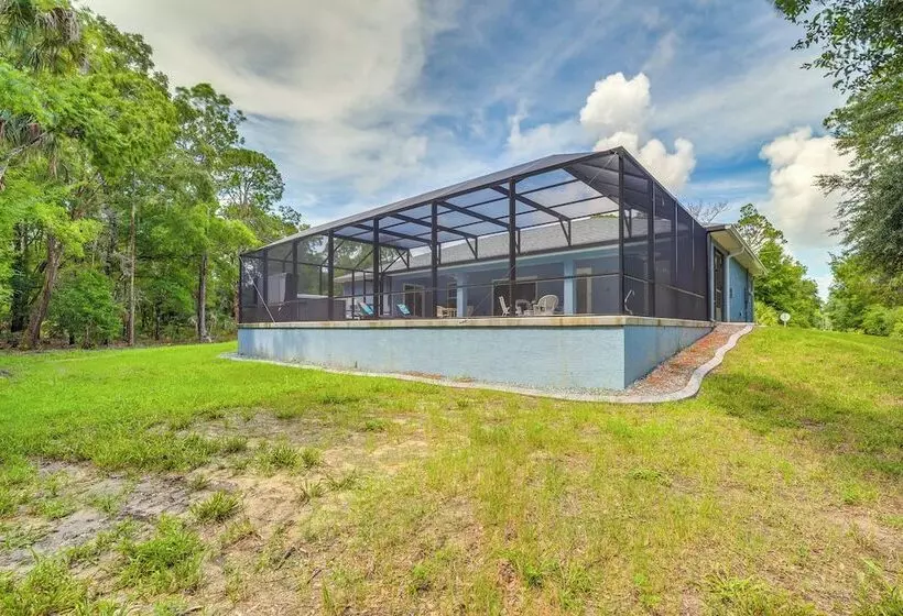 Crystal River Home W/ Lanai + Hot Tub