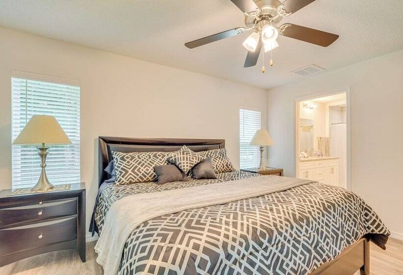 Crystal River Home W/ Lanai + Hot Tub