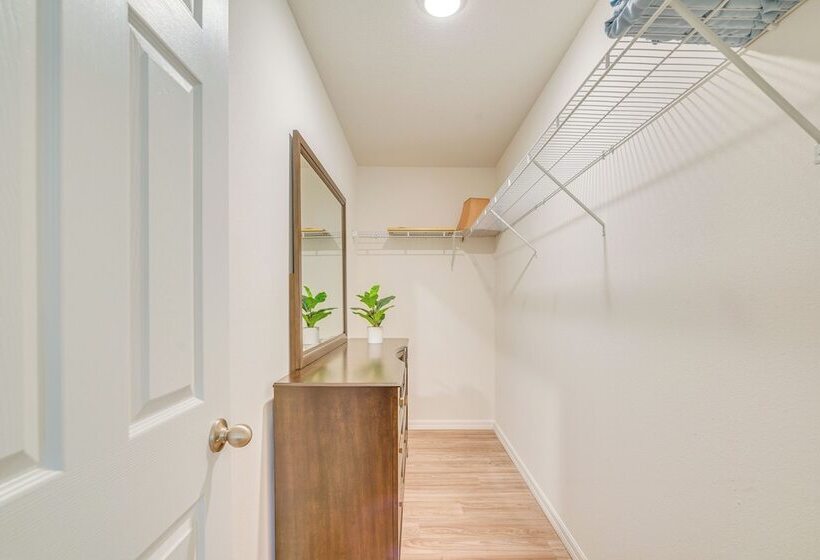 Crystal River Home W/ Lanai + Hot Tub