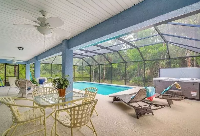 Crystal River Home W/ Lanai + Hot Tub