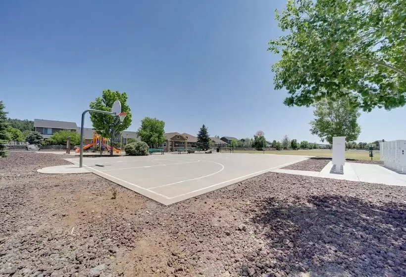 12 Mi To Flagstaff: Pet Friendly Home W/ Sunroom!