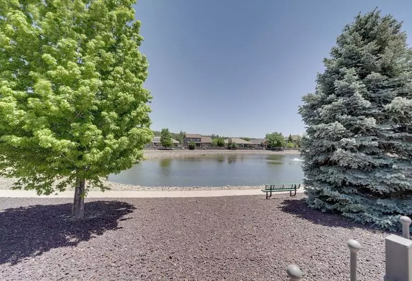 12 Mi To Flagstaff: Pet Friendly Home W/ Sunroom!