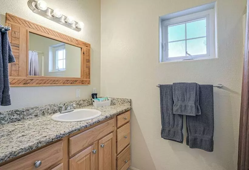 Pet Friendly Monte Vista Home W/ Game Room!