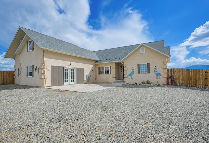 Pet Friendly Monte Vista Home W/ Game Room!