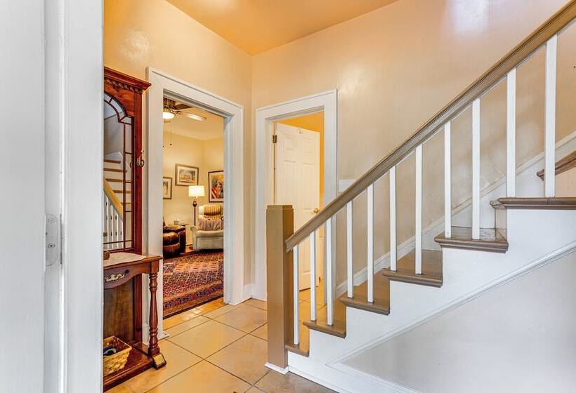 Pet Friendly Tampa Home In Walkable Neighborhood!