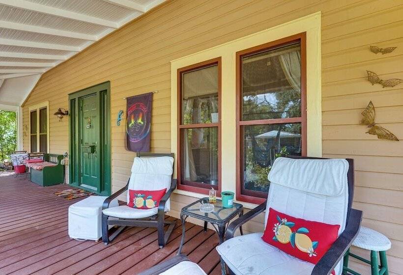 Pet Friendly Tampa Home In Walkable Neighborhood!