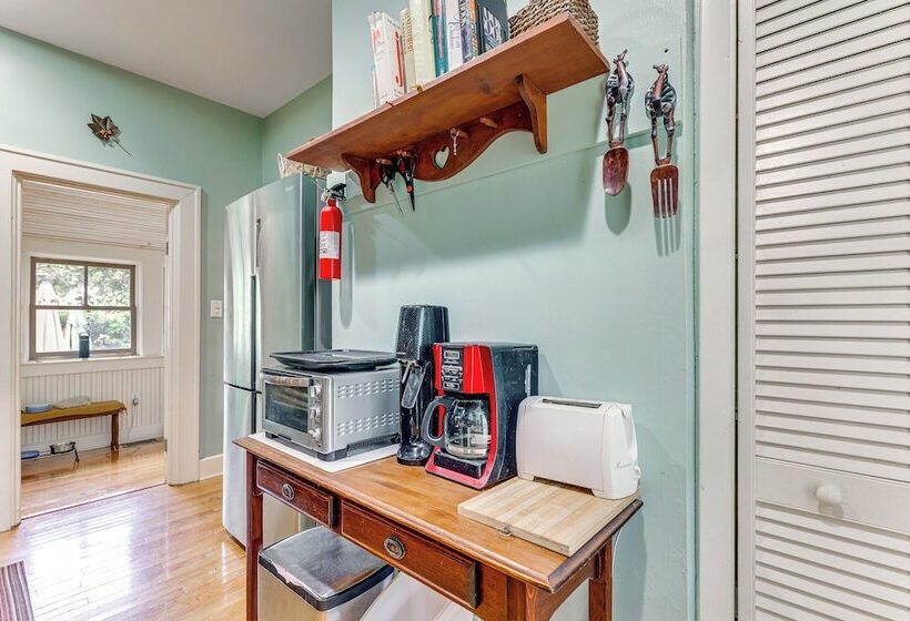 Pet Friendly Tampa Home In Walkable Neighborhood!