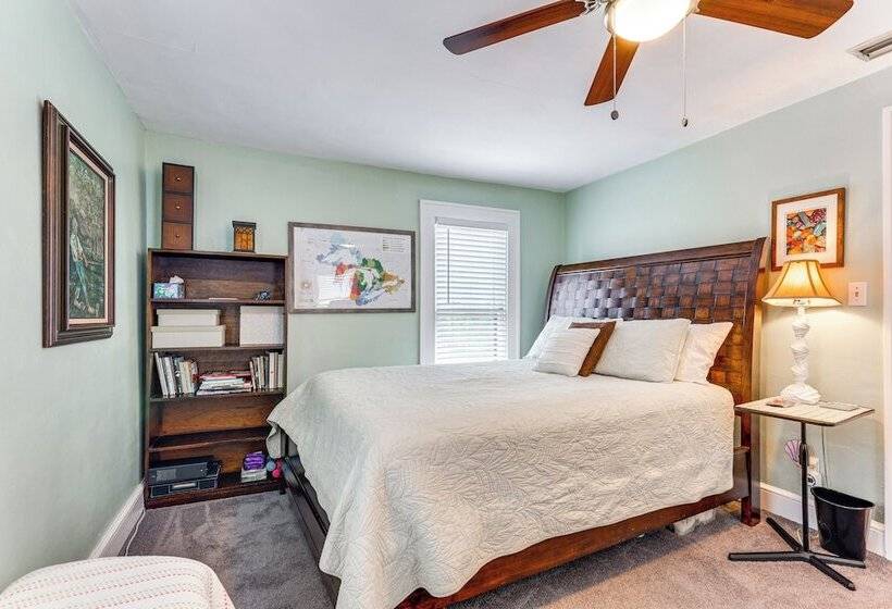 Pet Friendly Tampa Home In Walkable Neighborhood!