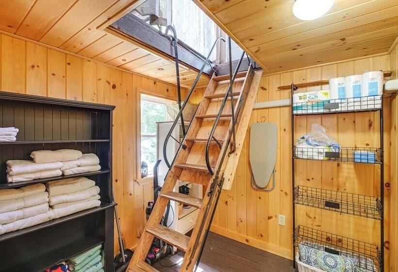 Picturesque Lakefront Cabin In Whiting, Maine!