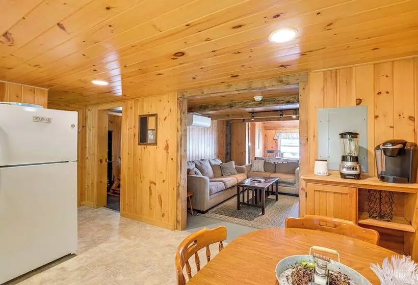 Picturesque Lakefront Cabin In Whiting, Maine!