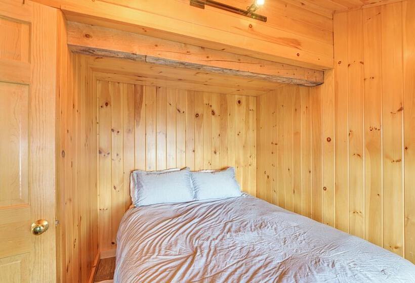 Picturesque Lakefront Cabin In Whiting, Maine!