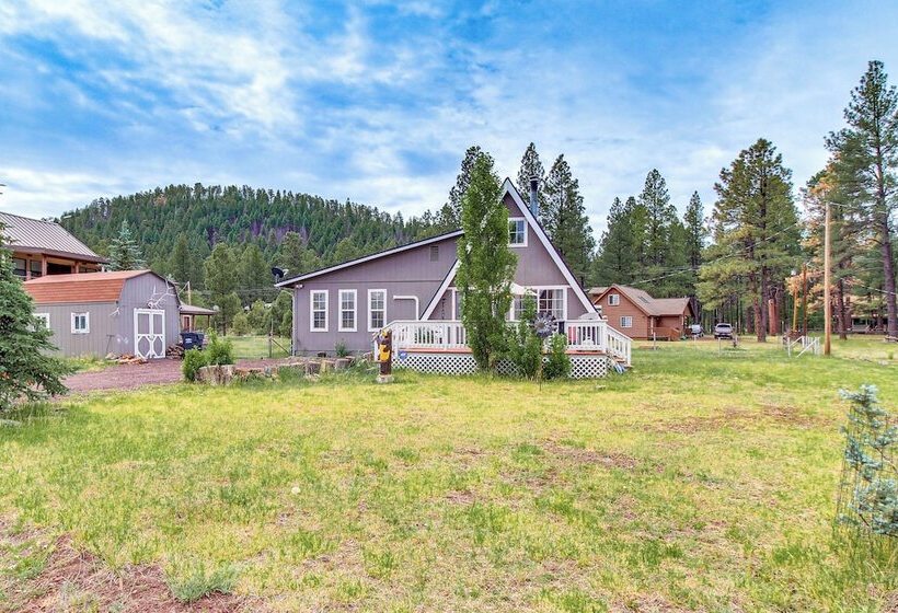Pinetop Cabin W/ Private Fire Pit & Mountain Views