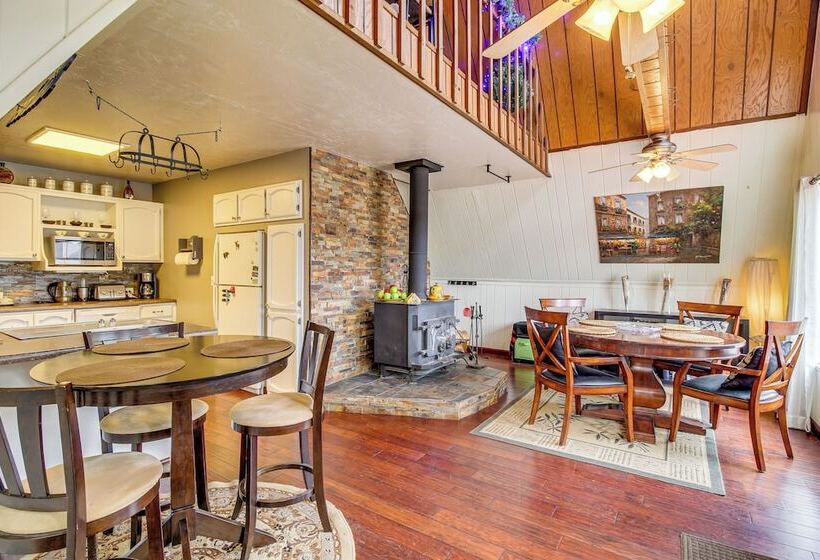 Pinetop Cabin W/ Private Fire Pit & Mountain Views