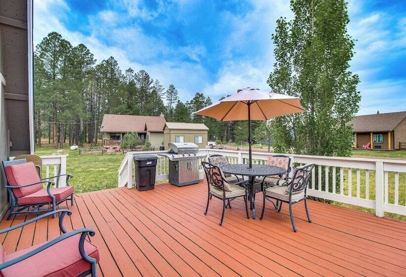 Pinetop Cabin W/ Private Fire Pit & Mountain Views