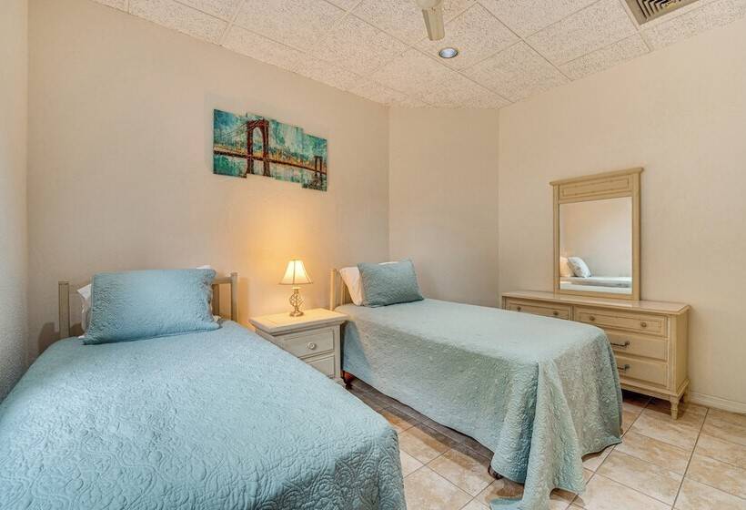 Lanai, Hot Tub & Pool: Haines City Retreat!