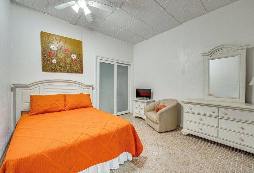 Lanai, Hot Tub & Pool: Haines City Retreat!