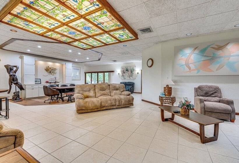 Lanai, Hot Tub & Pool: Haines City Retreat!