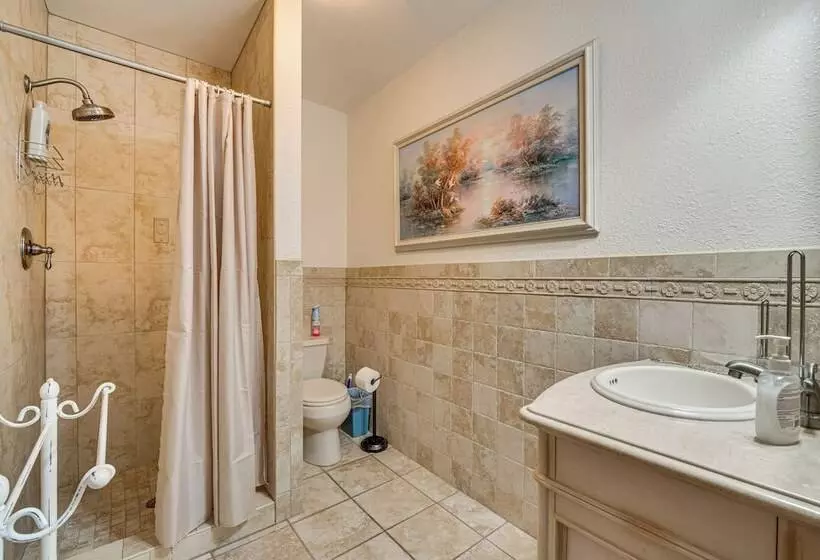 Lanai, Hot Tub & Pool: Haines City Retreat!