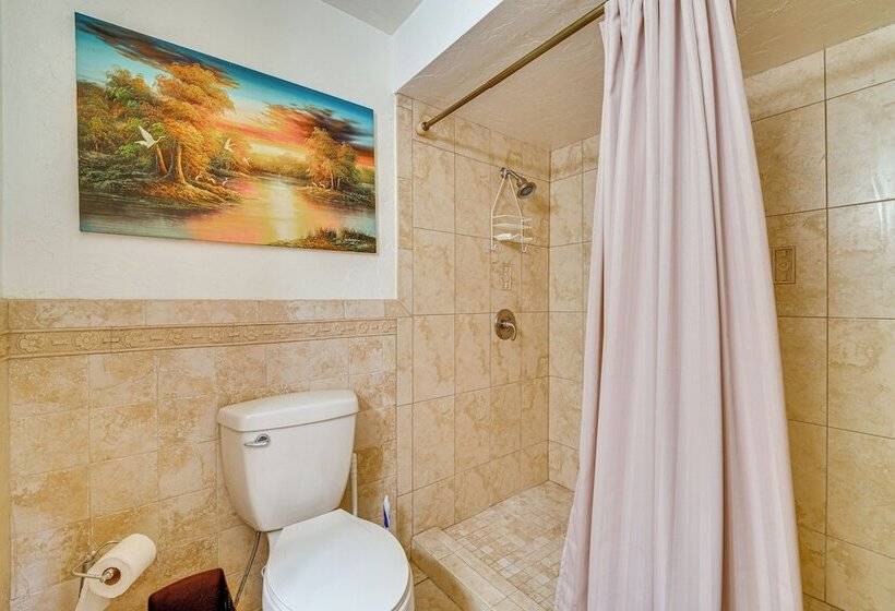 Lanai, Hot Tub & Pool: Haines City Retreat!