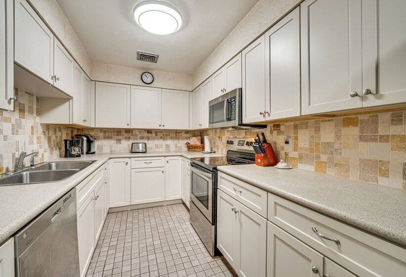 Lanai, Hot Tub & Pool: Haines City Retreat!