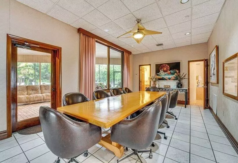 Lanai, Hot Tub & Pool: Haines City Retreat!