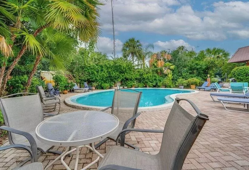 Lanai, Hot Tub & Pool: Haines City Retreat!