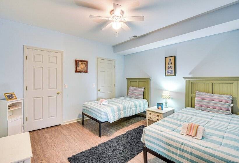 Spacious Home In Hiawassee W/ Mountain Views!