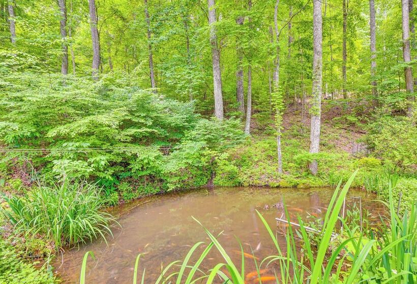 Spacious Home In Hiawassee W/ Mountain Views!