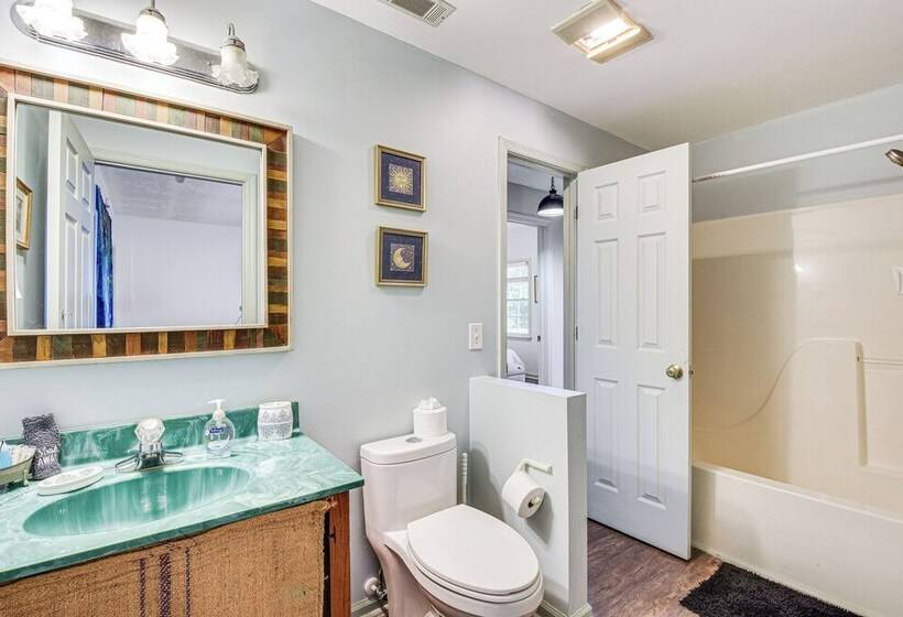 Spacious Home In Hiawassee W/ Mountain Views!