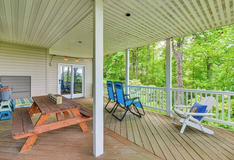 Spacious Home In Hiawassee W/ Mountain Views!