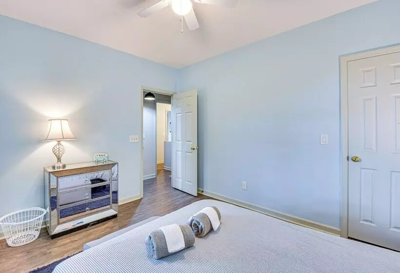 Spacious Home In Hiawassee W/ Mountain Views!