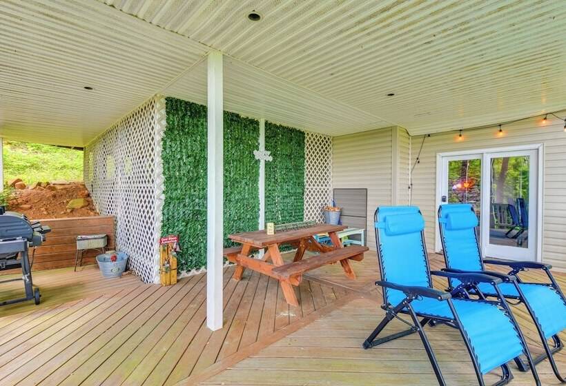 Spacious Home In Hiawassee W/ Mountain Views!