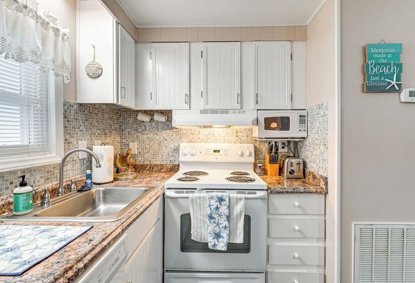 1/2 Mi To Ocean: Surfside Beach Resort Home