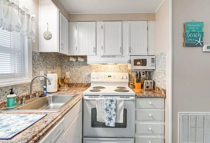 1/2 Mi To Ocean: Surfside Beach Resort Home