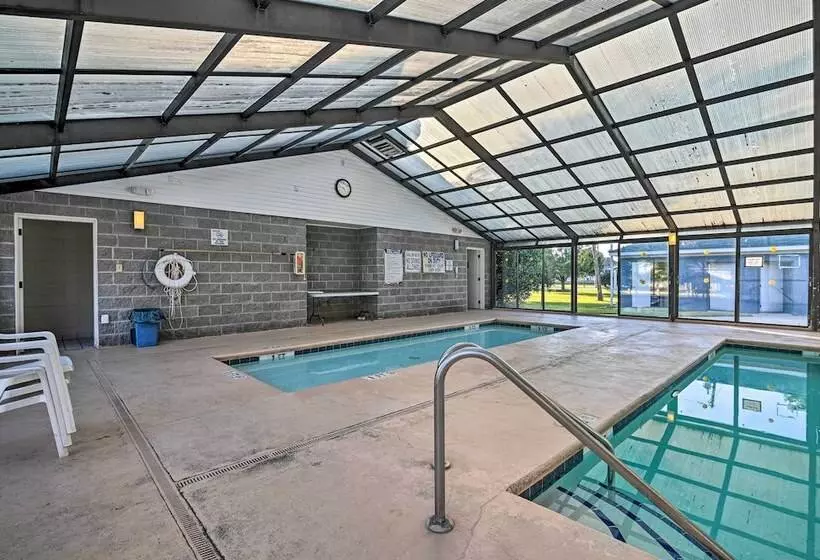 1/2 Mi To Ocean: Surfside Beach Resort Home