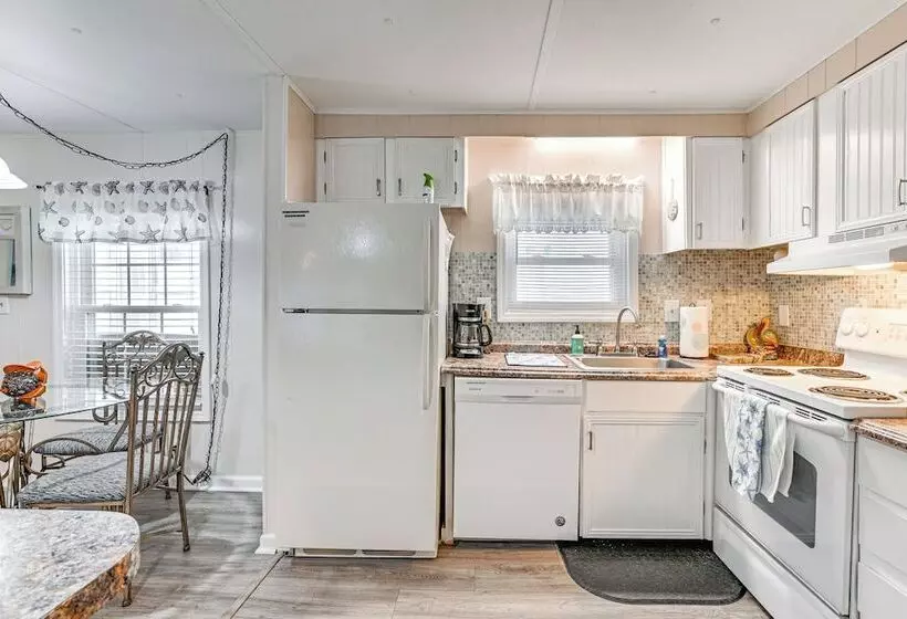 1/2 Mi To Ocean: Surfside Beach Resort Home