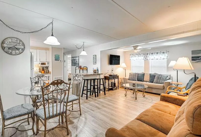 1/2 Mi To Ocean: Surfside Beach Resort Home