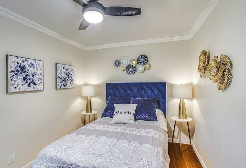 Tacoma Retreat W/ Fire Pit   Walk To Lake Access!