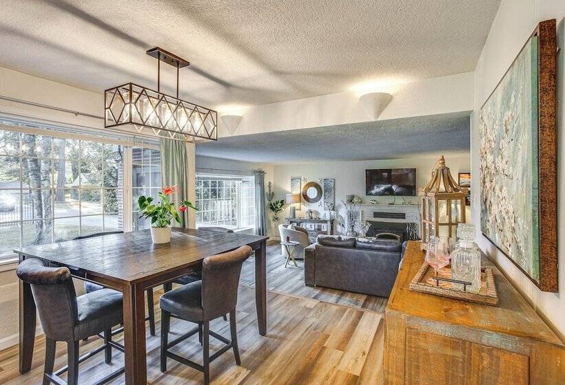 Tacoma Retreat W/ Fire Pit   Walk To Lake Access!