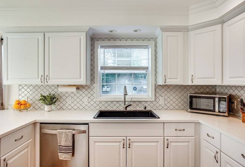 Tacoma Retreat W/ Fire Pit   Walk To Lake Access!