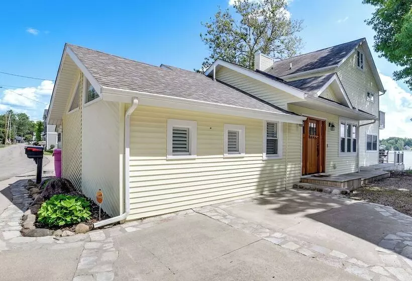 Waterfront Clarklake Escape   Deck, Dock & Views