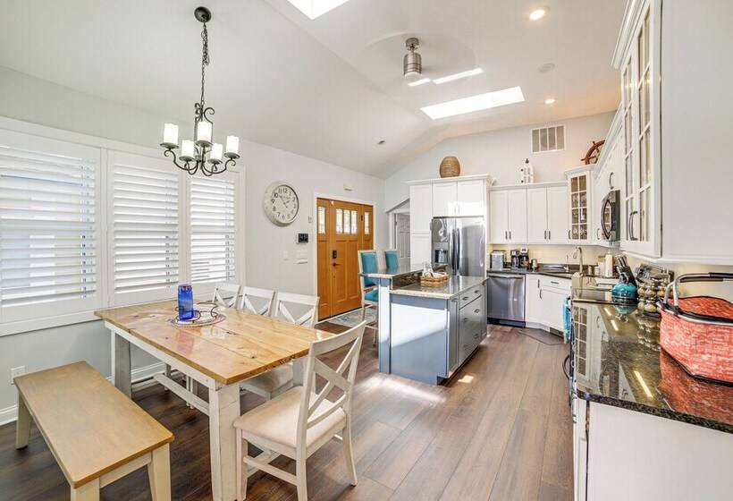 Waterfront Clarklake Escape Deck, Dock & Views