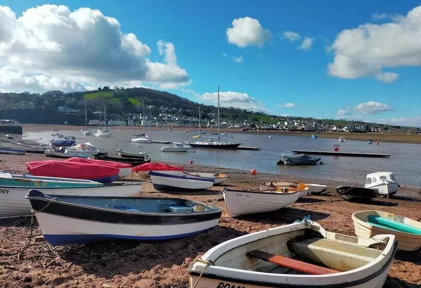 تختخواب و صبحانه Woodlands Teignmouth