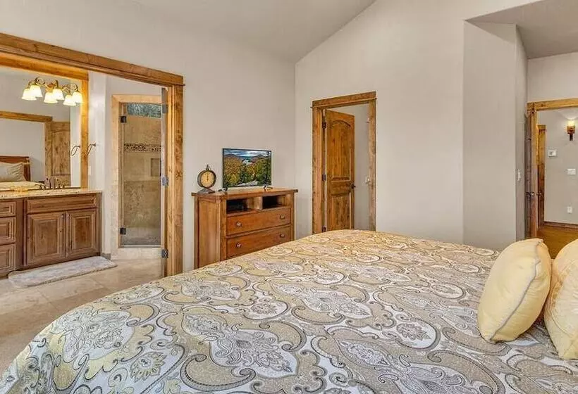Caldera Cabin 6