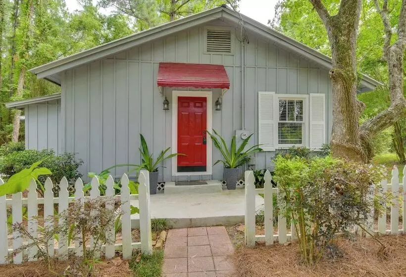 Cozy Fairhope Retreat W/ Patio & Grill!